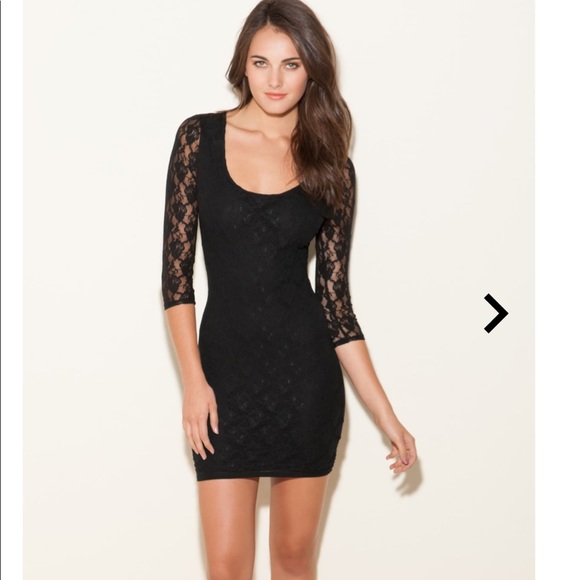 Guess Dresses & Skirts - GUESS Dakota 3/4” Sleeve Lace Dress size M